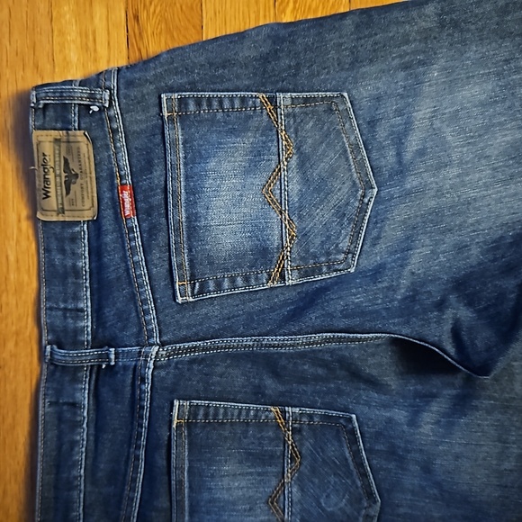 Wrangler Relaxed Boot Flex Jeans - Picture 5 of 12